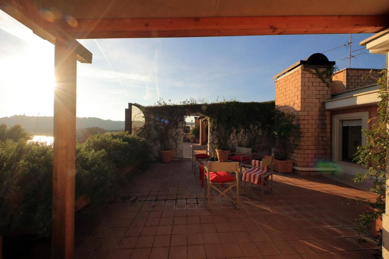 ローマBeautiful Loft In Ponte Milvio With Terraceアパートメント エクステリア 写真