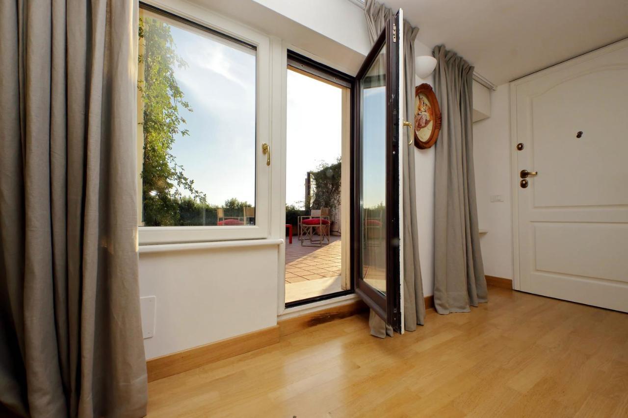 ローマBeautiful Loft In Ponte Milvio With Terraceアパートメント エクステリア 写真