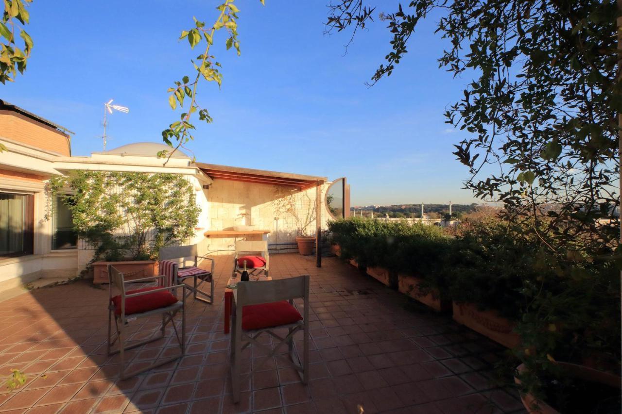 ローマBeautiful Loft In Ponte Milvio With Terraceアパートメント エクステリア 写真