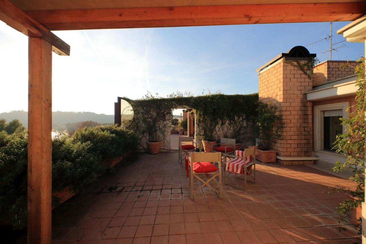 ローマBeautiful Loft In Ponte Milvio With Terraceアパートメント エクステリア 写真