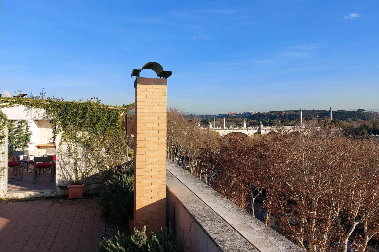 ローマBeautiful Loft In Ponte Milvio With Terraceアパートメント エクステリア 写真